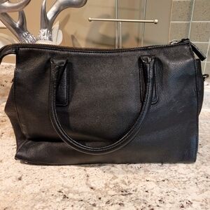 💚CLEARANCE💚 VARRIALE ITALIAN BLACK LEATHER SHOULDER BAG